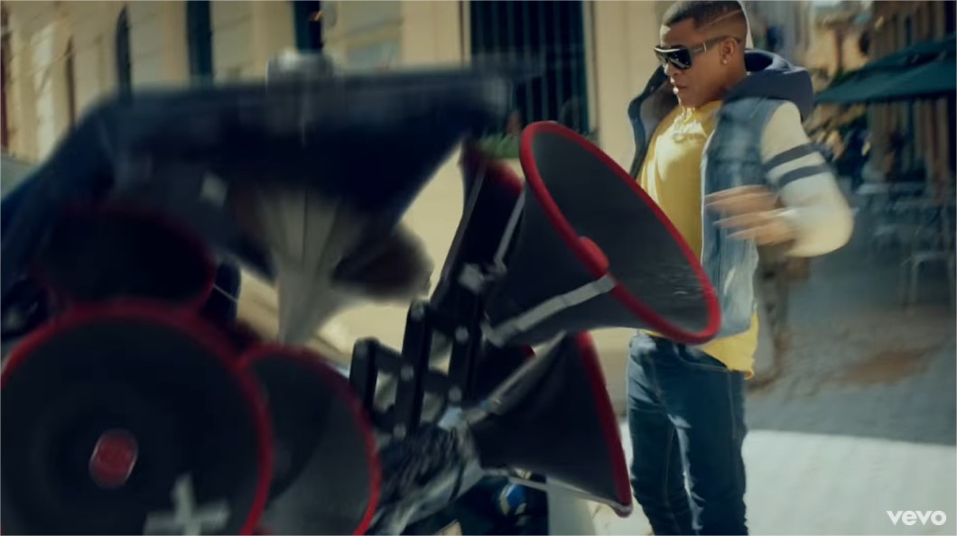 Gente de Zona - La Gozadera (Official Video) ft. Marc Anthony - YouTube - Google Chrome_4