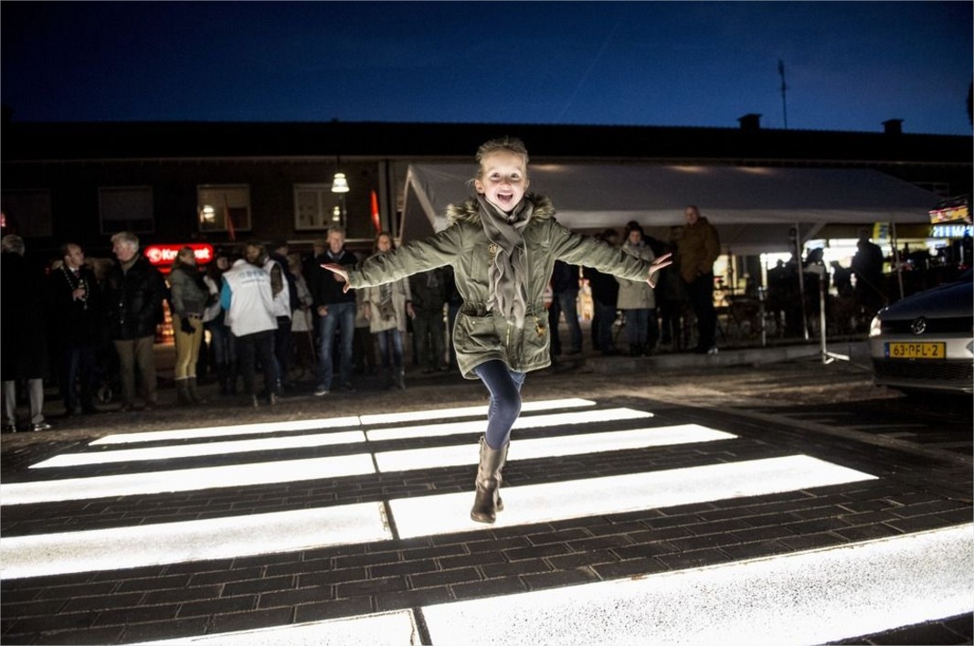 Urban Design NL sur Twitter We have to make more of these #pedestrian #crossing. httpst.co6iSJZsO0Nx - Google Chrome