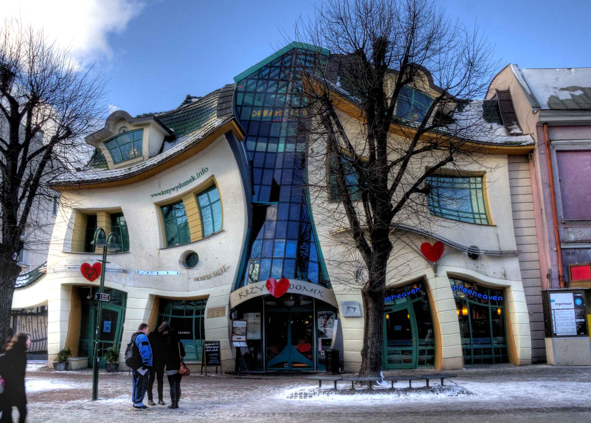 mariusz-kluzniaksopot-crooked-house-3fba-diaporama